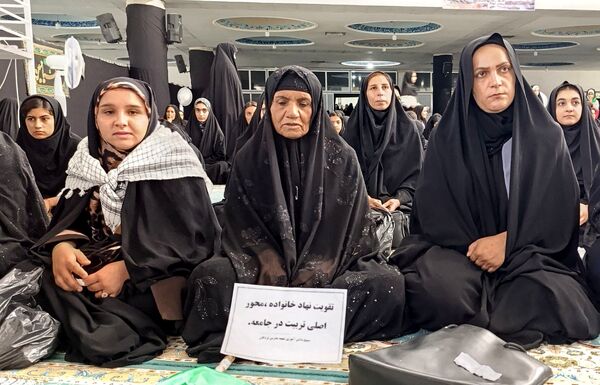 همایش مدافعان حریم خانواده در لردگان 