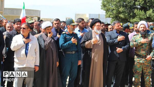 دیار آریوبرزن، پیکر فرزند دلیر خود را در آغوش گرفت