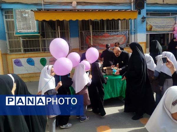 حضور خادمین  آستان قدس رضوی در دبستان ۲۲ بهمن ناحیه ۵ مشهد