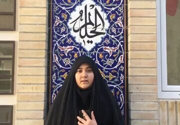 تجمع خودجوش دانش‌آموزان دبیرستان شهید مطهری در حمایت از قرآن