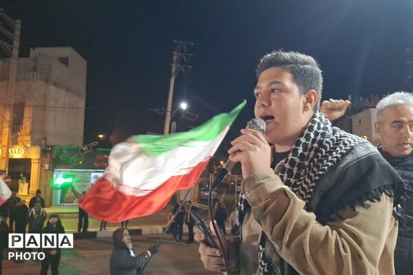 طنین حضور مردمی در فیروزکوه؛ میدان معلم میزبان میز خدمت و مطالبه‌گری شهروندان