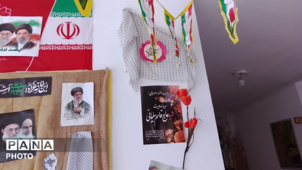 به صدا در آمدن زنگ مهر در دبیرستان دخترانه عزت طلایی نیشابور 