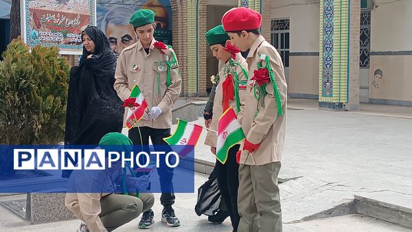 غبار روبی مزار شهدا نیشابور در هفته امور تربیتی