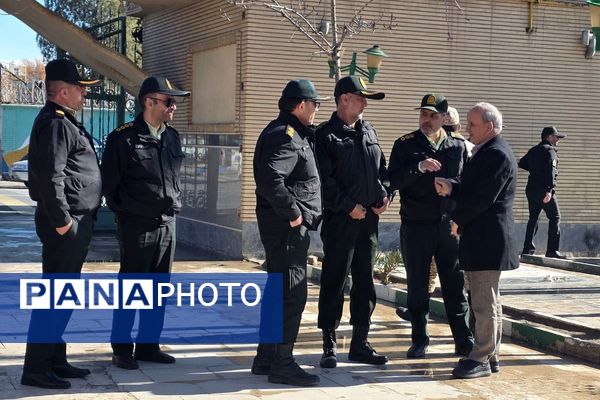 آیین گلباران مزار شهدا با حضور مسئولان شهرستان رباط‌کریم