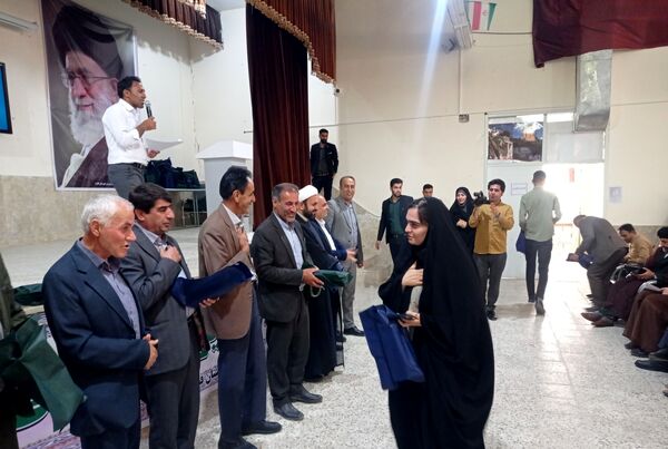 آیین تجلیل از فعالان حوزه آموزش‌و‌پرورش شهرستان فلارد
