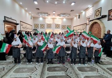 جشن شکوفه‌ها در دبستان شاهد حضرت فاطمه زهرا(س) اسلامشهر