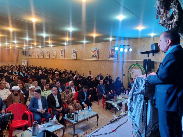 دانش‌آموزان با آرمان شهدا تجدید میثاق کردند