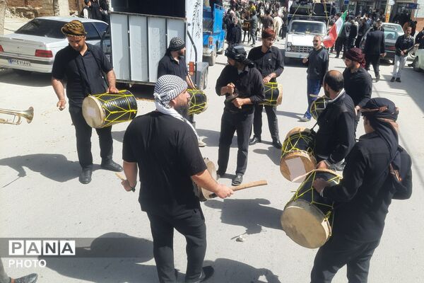 رژه اسب‌سواران شهرستان بن به روایت تصویر
