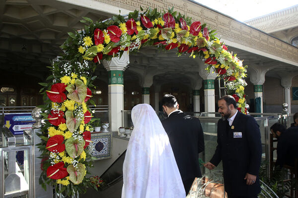 جشن ازدواج ۶۵۰ زوج دانشجوی دانشگاه‌های قم در سالروز میلاد جوادالائمه(س)