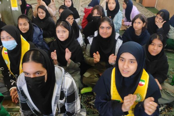 جشن و مولودی خوانی برای میلاد عدل گستر در آموزشگاه صنف پوشاک دو