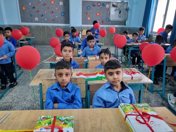 نواختن زنگ مهر، جشن شکوفه‌ها در حاجی‌آباد