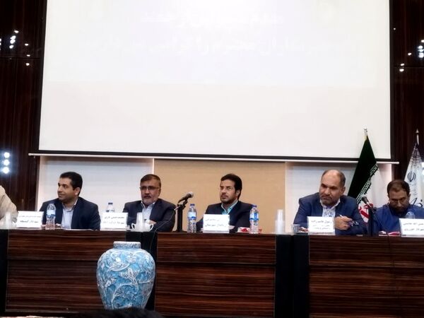 تجلیل از اصحاب رسانه توسط فرماندار و شهرداری‌های برخوار در سالن فرمانداری برخوار 