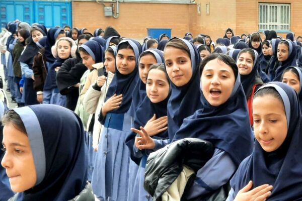  جشن نیمه شعبان در مدرسه مهرآیین ناحیه دو بهارستان