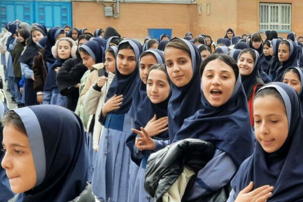  جشن نیمه شعبان در مدرسه مهرآیین ناحیه دو بهارستان