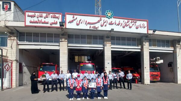 تجلیل از آتش نشانان قهرمانان حماسه آفرین در محل ایستگاه ۵ آتش نشانی مشهد
