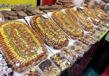 نمایشگاهی با بوی بهار و ماه رمضان در شهرستان میبد 