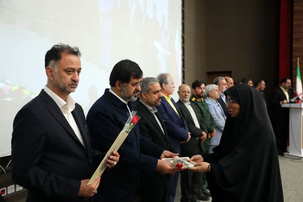 آیین تقدیر از معلمان نمونه استان قم