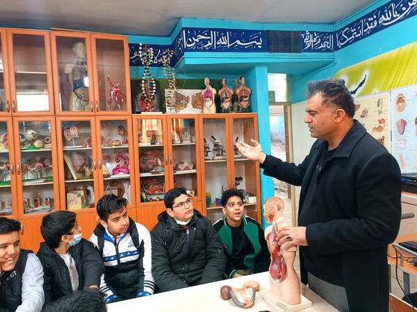 کلاس های آموزشی و آمادگی جشنواره نوجوانان خوارزمی در پژوهشسرا فرهنگ ورامین