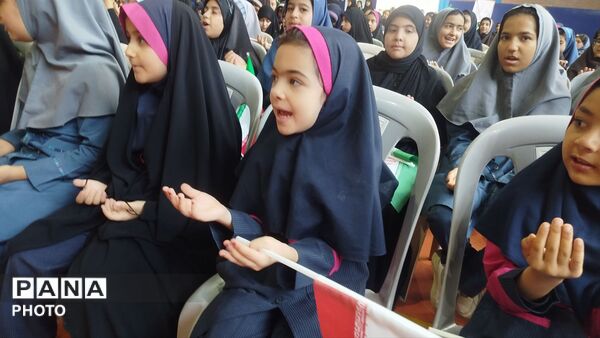 هم‌نوایی هزار دانش‌آموز مدارس شهرستان فردیس در سوگ رهبر شهید
