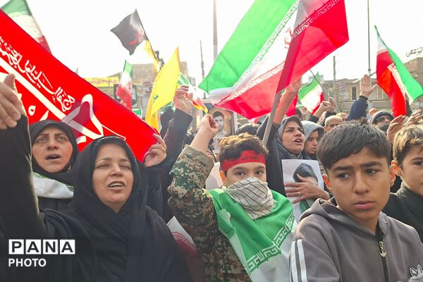 بیعت مردم قرچک با سومین رهبر نظام مقدس جمهوری اسلامی ایران