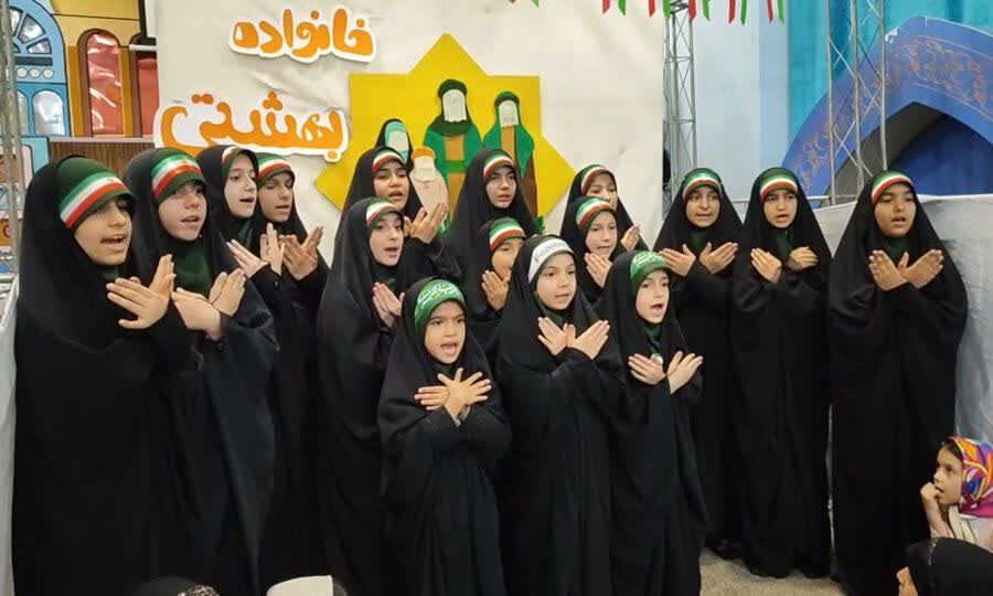 حضور بانوی تازه مسلمان شده ژاپنی در هیات زیر گنبد طلا