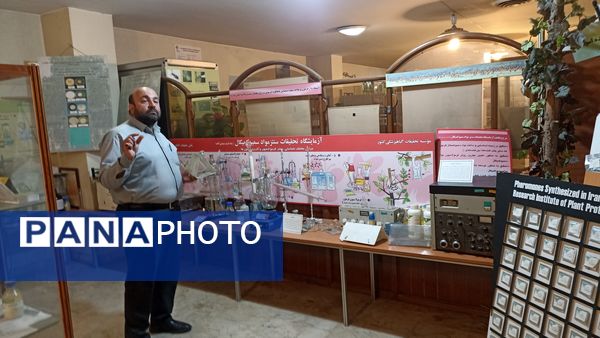 بازدید خبرنگاران پانا از موسسه گیاه شناسی کشور 