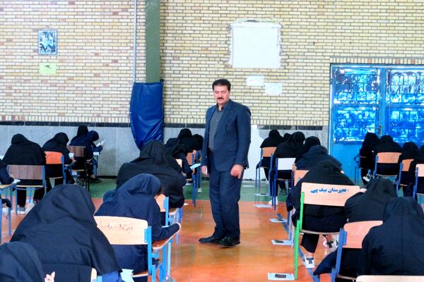 بازدید ستادی از حوزه‌های برگزاری امتحانات نهایی در فاروج 