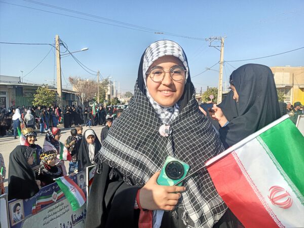 حضور دانش‌آموزان بخش سراب میمه در راهپیمایی۲۲بهمن 