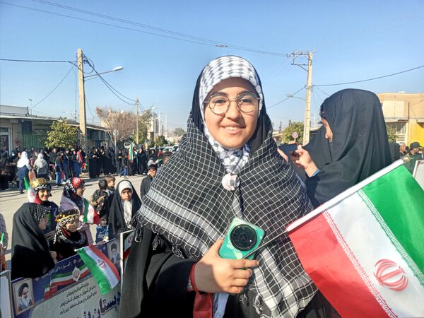 حضور دانش‌آموزان بخش سراب میمه در راهپیمایی۲۲بهمن 