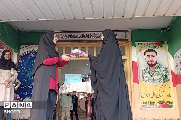 حضور دانش آموزان مدارس حاتم، مجتهده امین و محمد علی تحصیلی در جشن ولادت حضرت زینب (س)