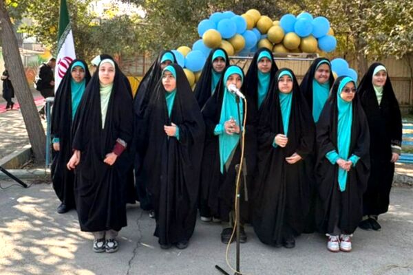 حضور دانش‌آموزان ناحیه دو شهرری در نمایشگاه طرح‌های علمی پژوش سرای بصیرت 