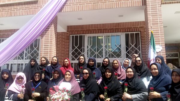 جشن روز معلم در دبستان عذرا پورشهریاری با برنامه های ویژه برگزار شد