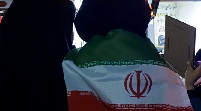 رجزخوانی دانش‌آموز خسروشاهی برای وطن سوگوار