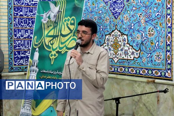 آیین عطرافشانی و گل افشانی مزار شهدا در سمنان