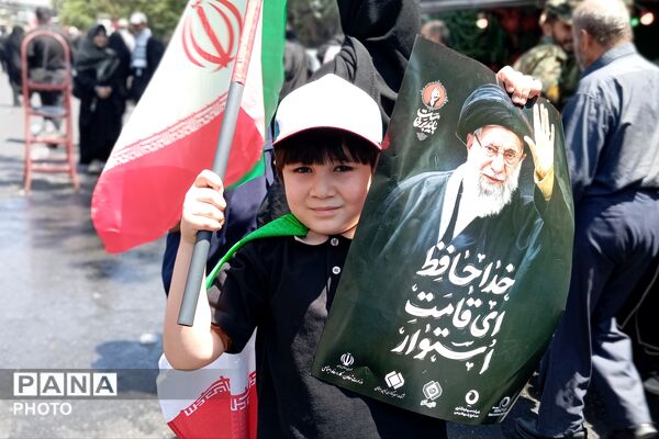 حضور غیور مردان چهارمحال و بختیاری در آیین وداع و تشییع رهبر شهید انقلاب اسلامی ایران