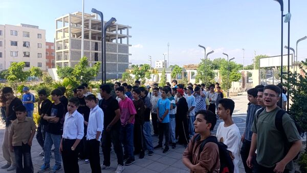تجلیل‌ از دانش آموزان برتر دبیرستان پسرانه آوینی ۲ در سرای مهر و ادب 