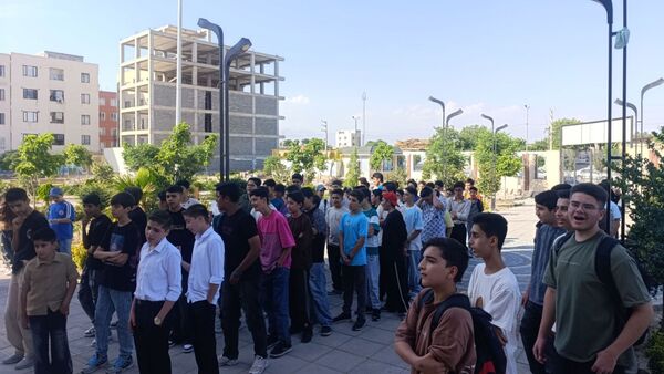 تجلیل‌ از دانش آموزان برتر دبیرستان پسرانه آوینی ۲ در سرای مهر و ادب 