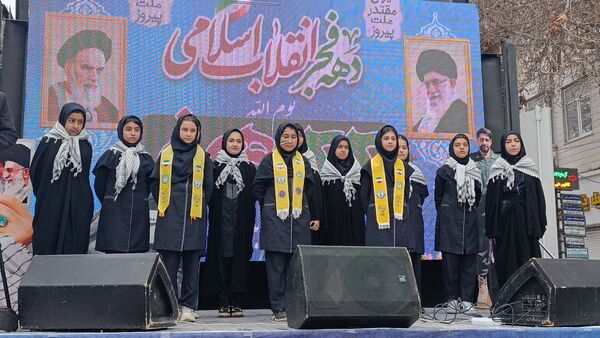 حضور چشمگیر مردم بجنورد در راهپیمایی ۲۲ بهمن