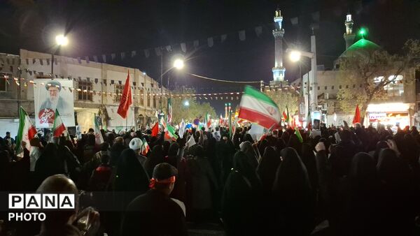 اجتماع بیعت مردم ولایی در میدان جهاد قم