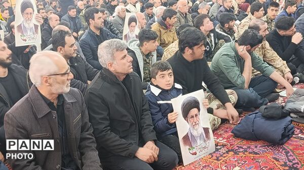 تجمع پرشور مردم اسکو در گرامیداشت شهادت مظلومانه امام خامنه‌ای (قدس‌سره)