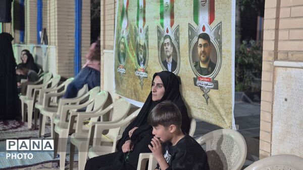 شب‌های نورانی گلزار شهدا در تجمعات مردمی در فارسان
