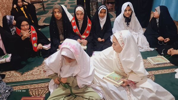 برگزاری اعتکاف با حضور دانش آموزان دبستان فاطمه الزهرا(س) باخرز