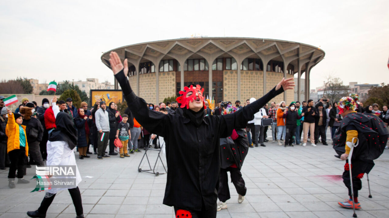 درخش اصفهان در چهل و چهارمین جشنواره تئاتر فجر