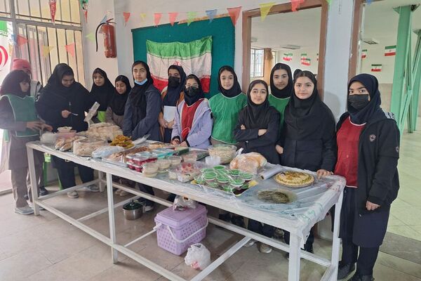  آیین افتتاح جشنواره ماها و ایران‌مون در دبیرستان خدیجه کبری پردیس 