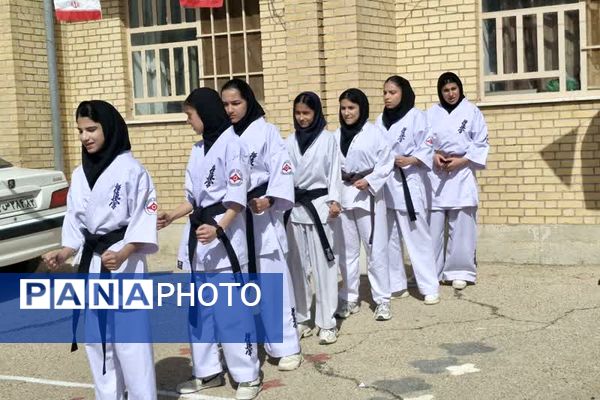 جشن بزرگ دهه فجر با طعم هویت و فرهنگ 