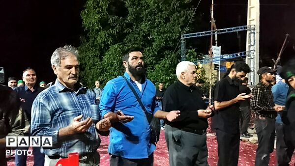 اجتماعات شبانه در حسینیه شهدای شهر بار نیشابور  