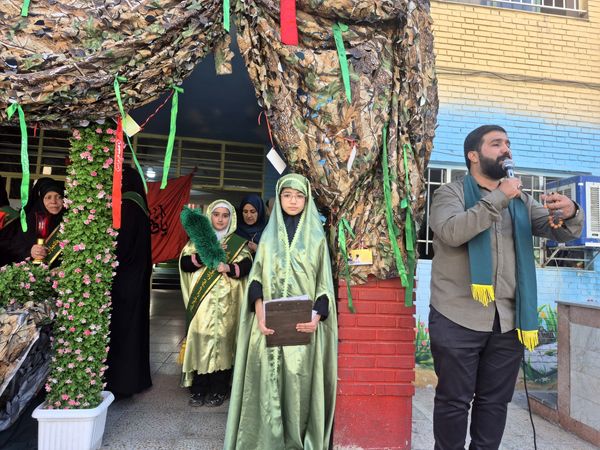آیین افتتاح طرح مصباح الهدی با عطر پرچم حسینی در دبستان هدی