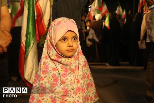 مردم گرگان همچنان ایستاده در شب84