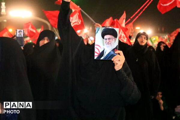 قاب هایی از یک بدرقه آسمانی ماندگار 