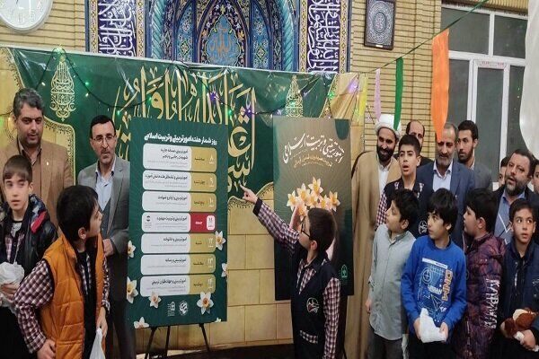 مثلث طلایی مسجد، مدرسه و منزل ‌کلید حل مشکلات است